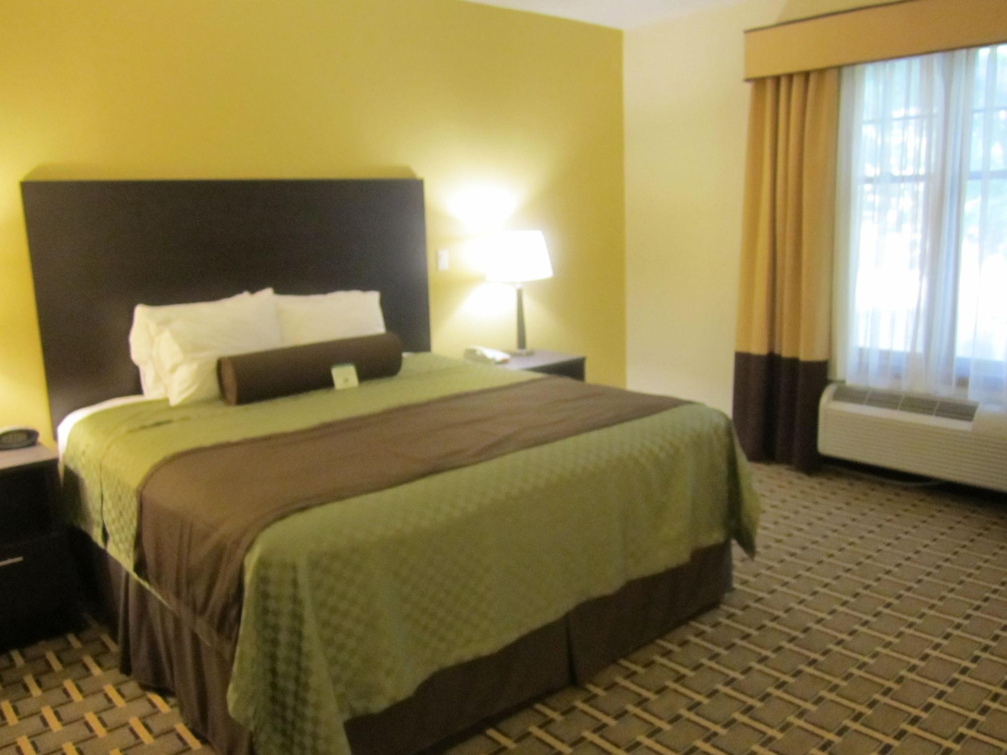 Best Western Plus The Inn & Suites At The Falls Poughkeepsie Exterior photo