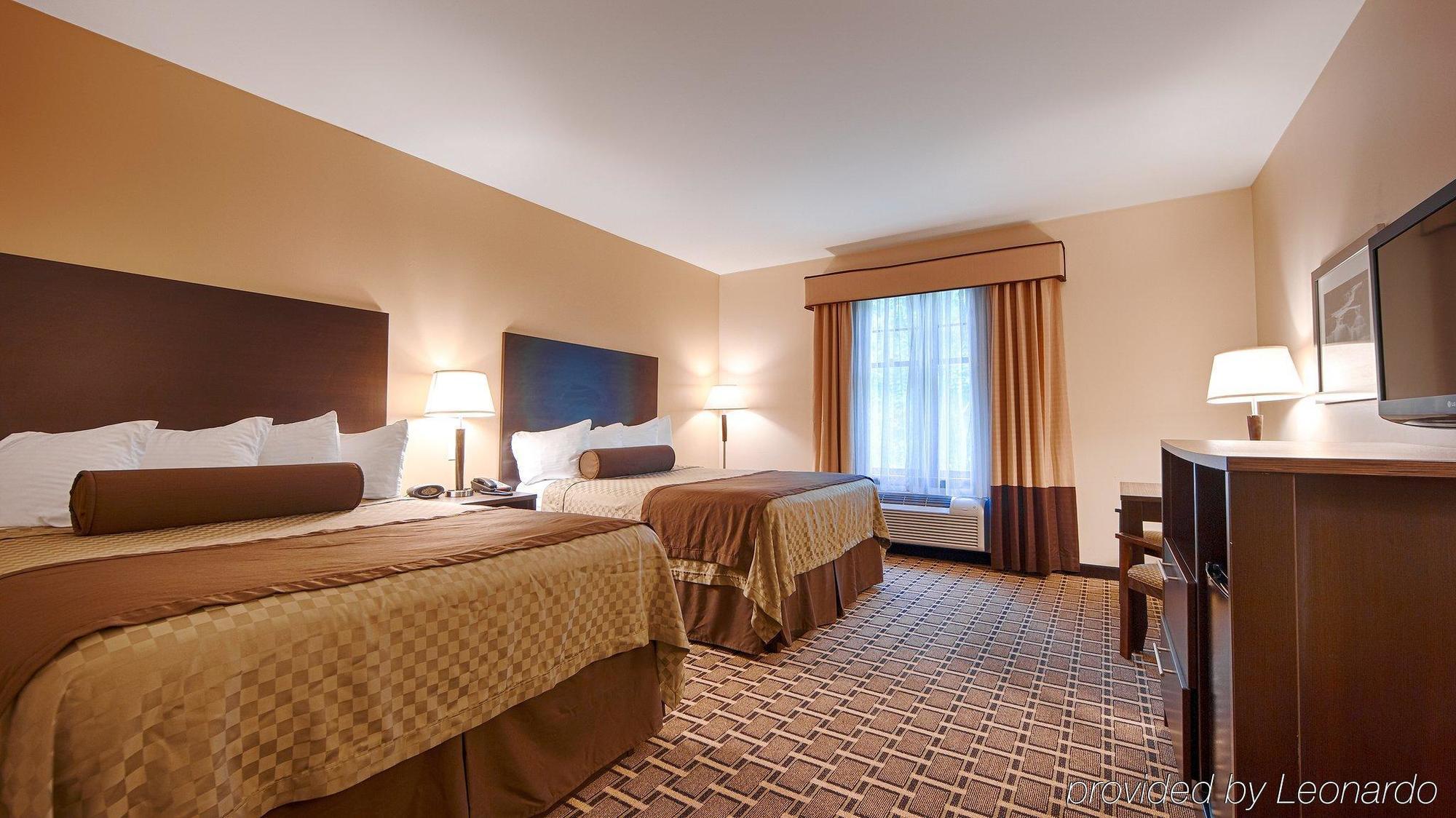 Best Western Plus The Inn & Suites At The Falls Poughkeepsie Exterior photo