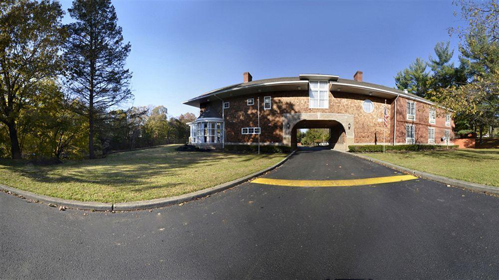 Best Western Plus The Inn & Suites At The Falls Poughkeepsie Exterior photo