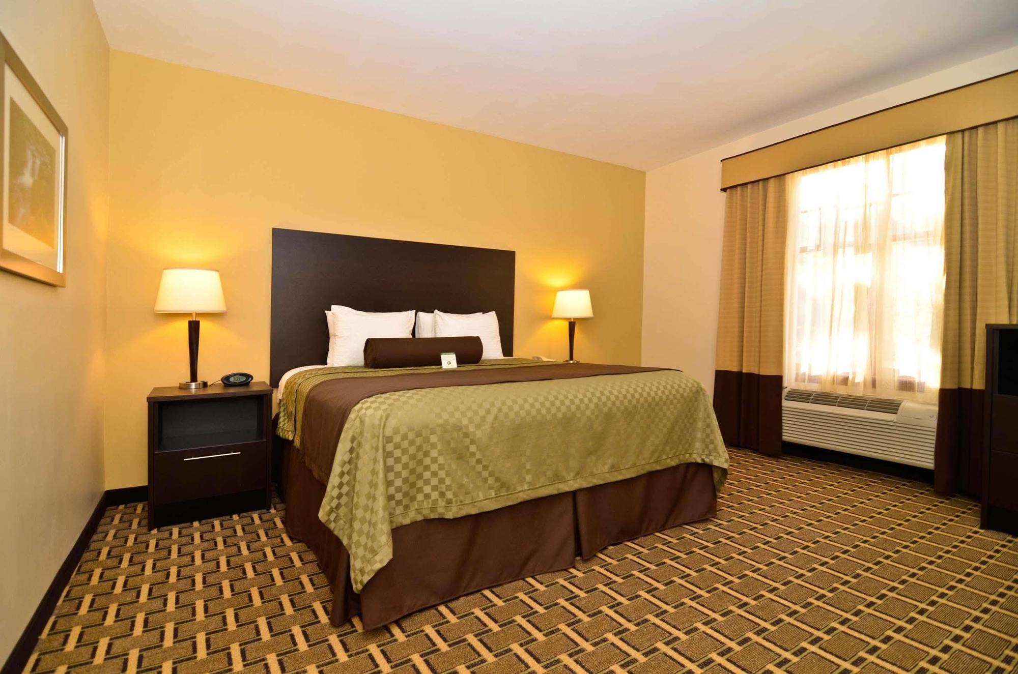 Best Western Plus The Inn & Suites At The Falls Poughkeepsie Exterior photo