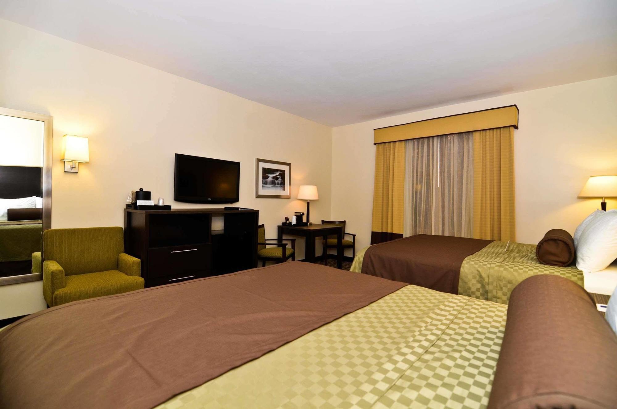 Best Western Plus The Inn & Suites At The Falls Poughkeepsie Exterior photo