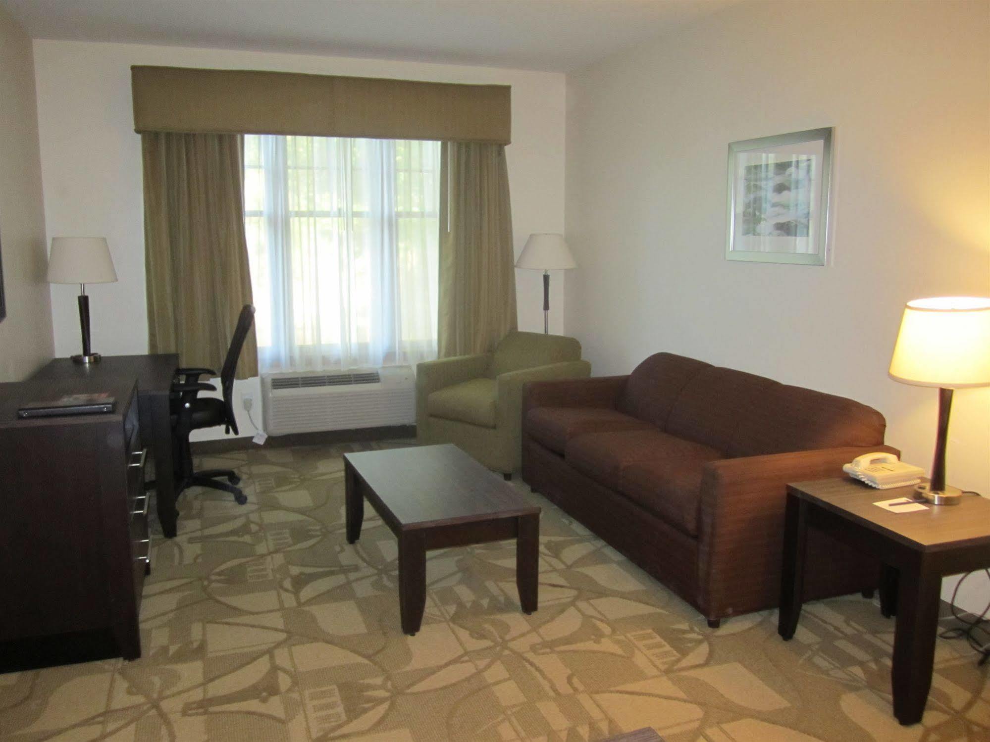 Best Western Plus The Inn & Suites At The Falls Poughkeepsie Exterior photo