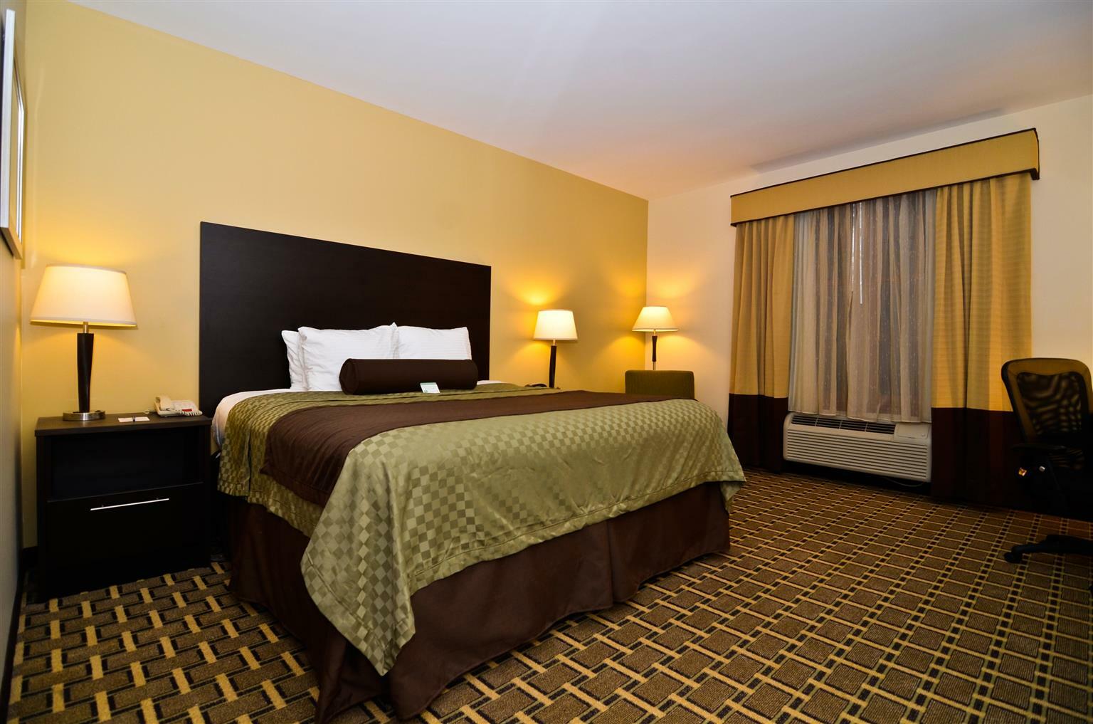 Best Western Plus The Inn & Suites At The Falls Poughkeepsie Exterior photo